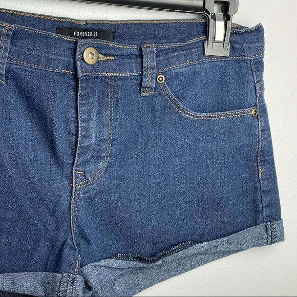 Forever 21 Blue Dark Wash Denim Short Shorts cuffed Cotton Blend Stretchy 27 - Picture 6 of 9